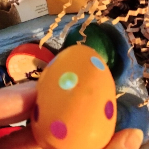 Dinosaur eggs beeswax crayons bogo free - Picture 10 of 12